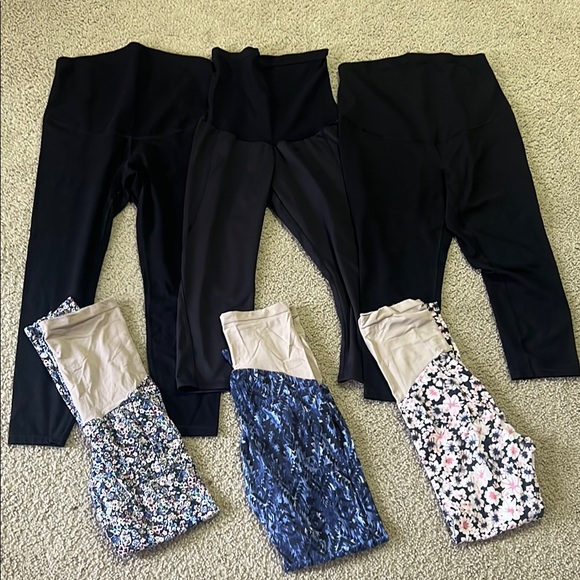 Motherhood Maternity Pants - Black and floral Maternity Leggings